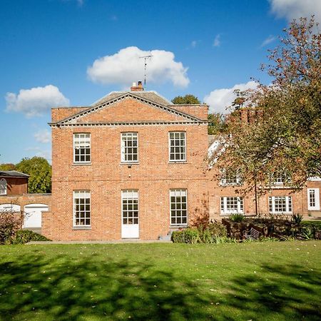 Abbey House By Group Retreats Villa Saffron Walden Bagian luar foto